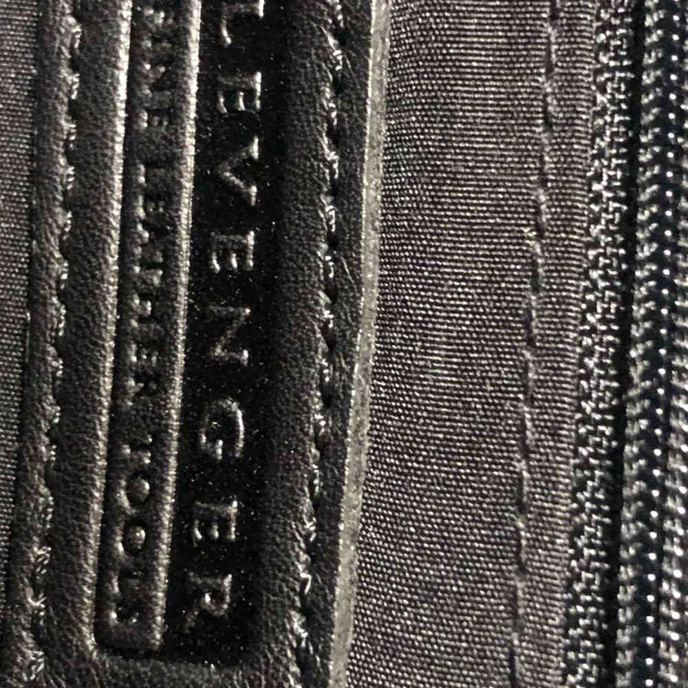 LEVENGER BREIF CASE NEW WITHOUT TAGS